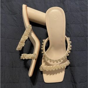Pearl block heel heels 👠 🤍